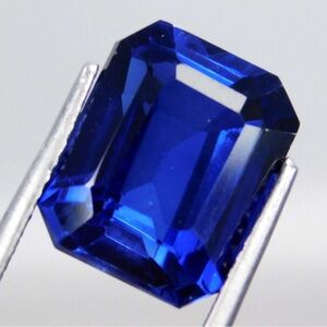 Stunning Blue Emerald Cut Kashmiri Sapphire, 8.25 ct., Certified Natural